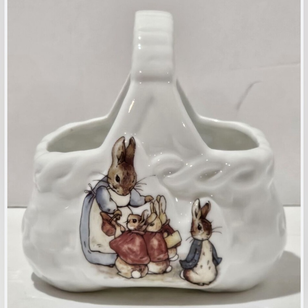 Frederick Warne & Co Reutter Porzellan Beatrix Potter Germany Porcelain Basket